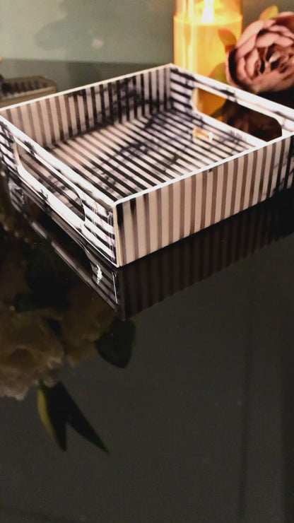Fluted Marble White: Small 4 Wall Tray